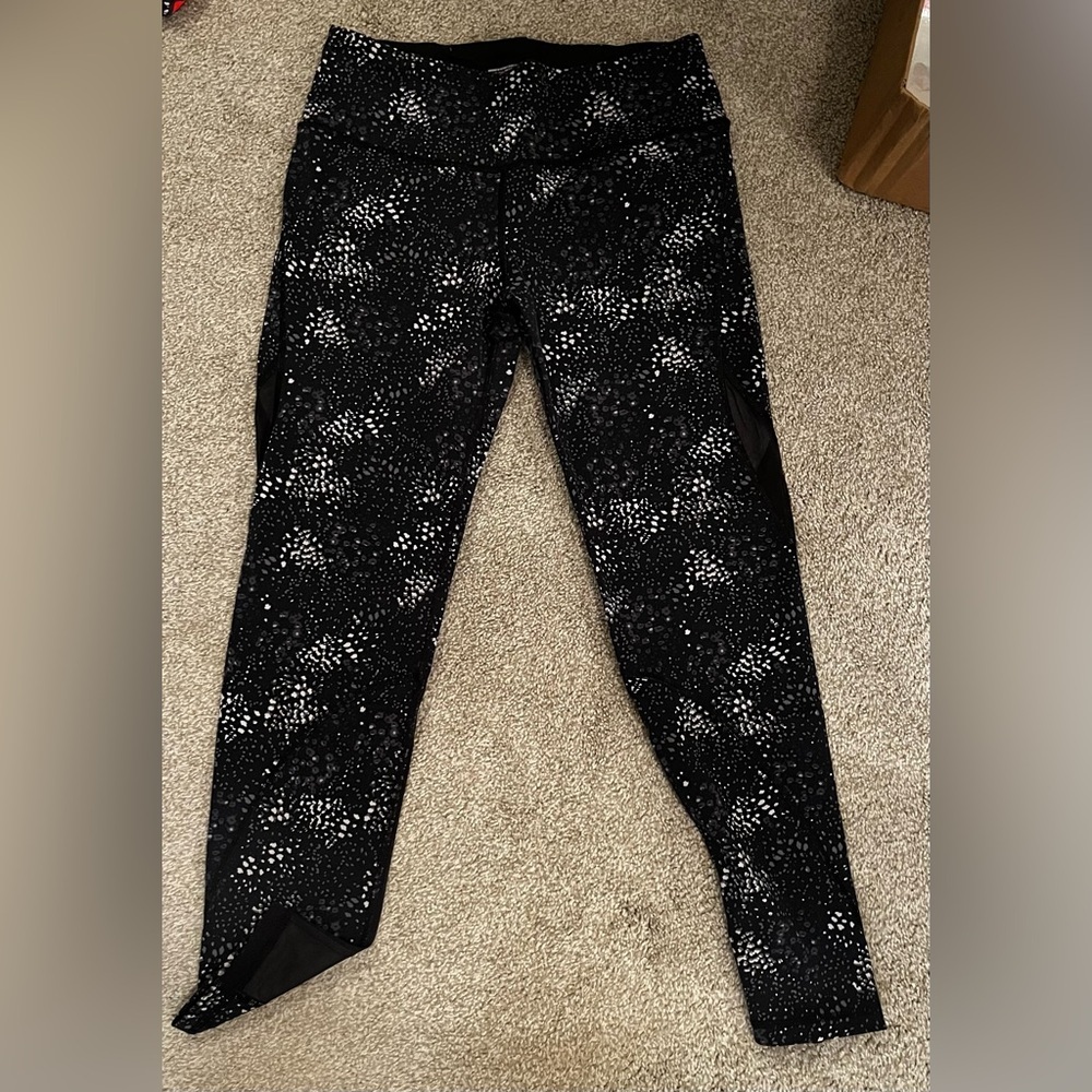 Victoria's Secret Black and White Floral Leggings